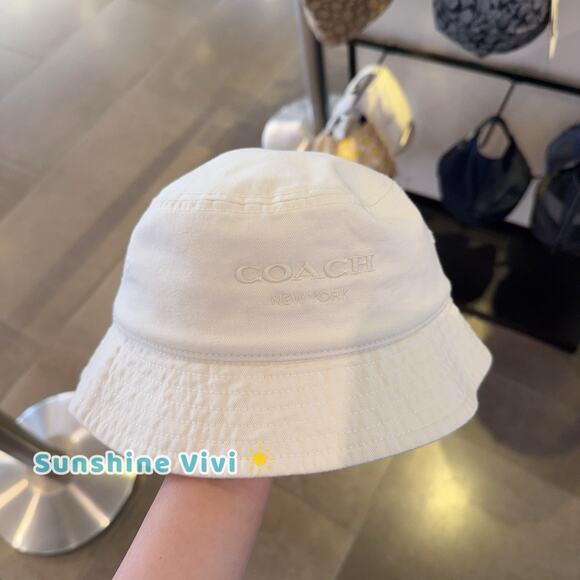 NWT COACH Cap Denim Bucket Hat Cotton CH403 Chalk Xs/s - Picture 1 of 5
